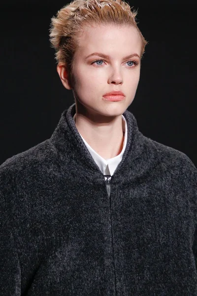 Look 3